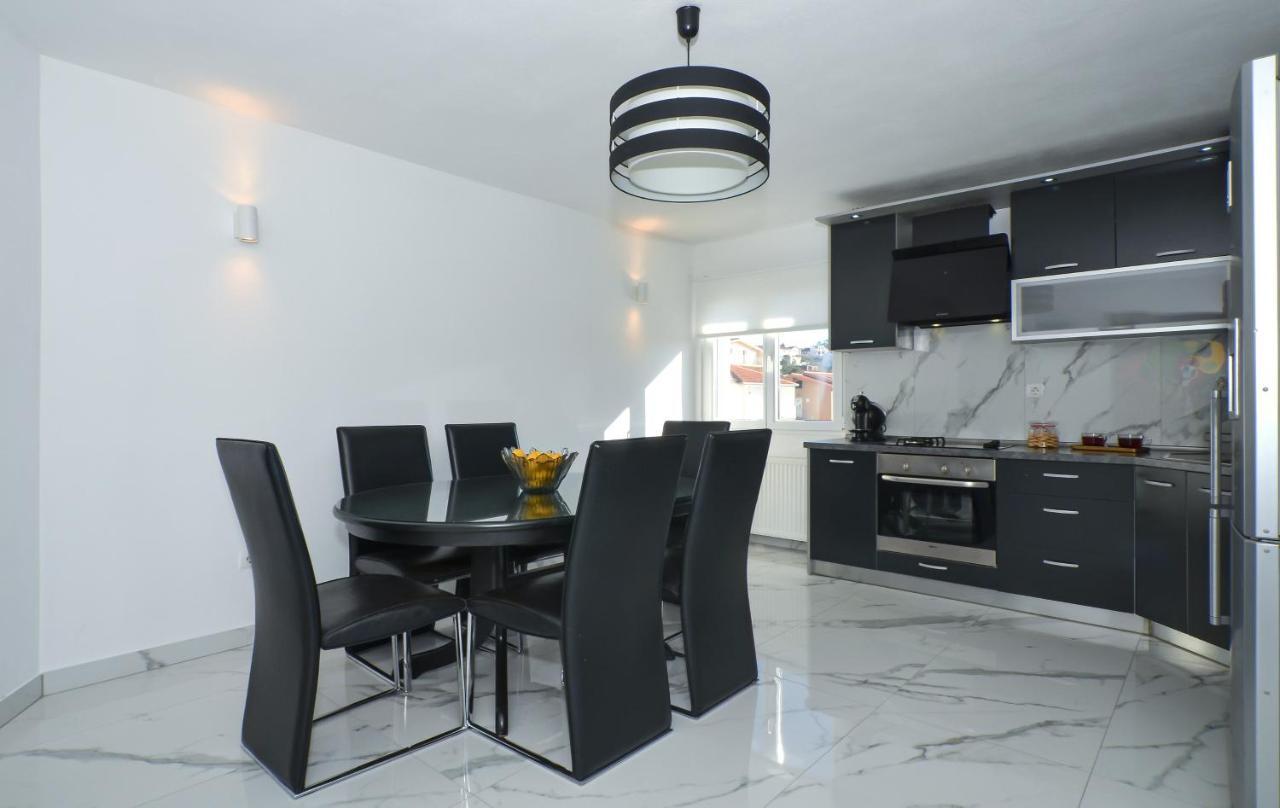 Copacabana Beach Apartments Trogir Zewnętrze zdjęcie